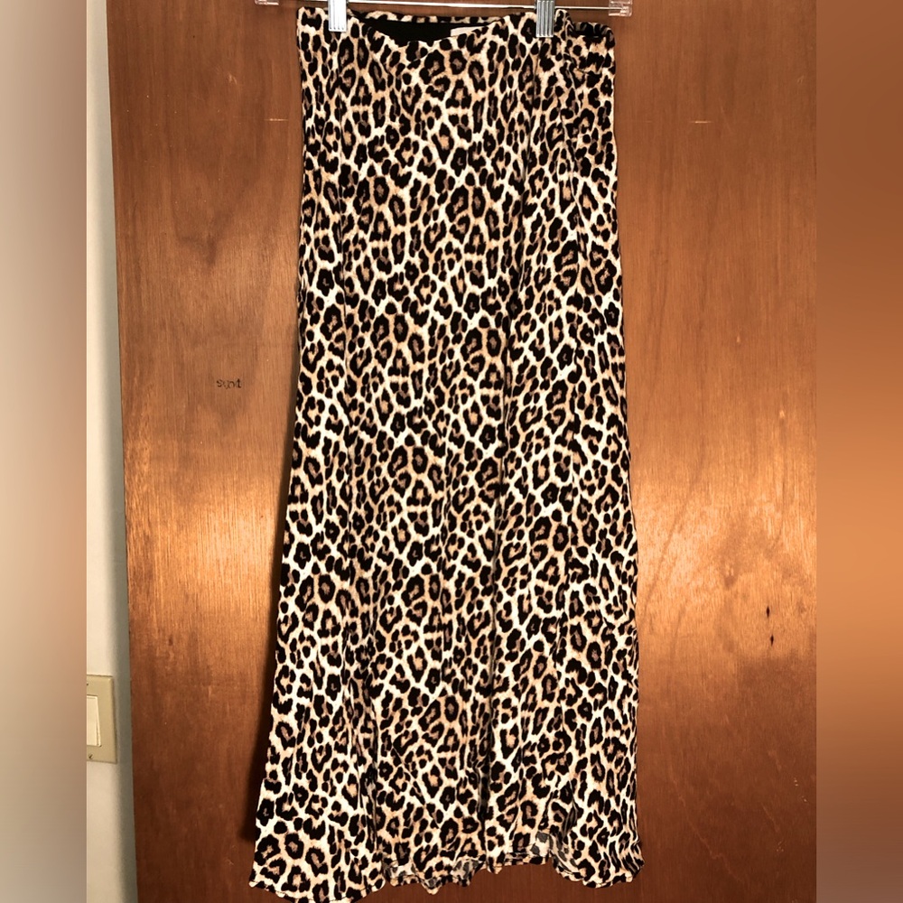 H&M midi leopard skirt